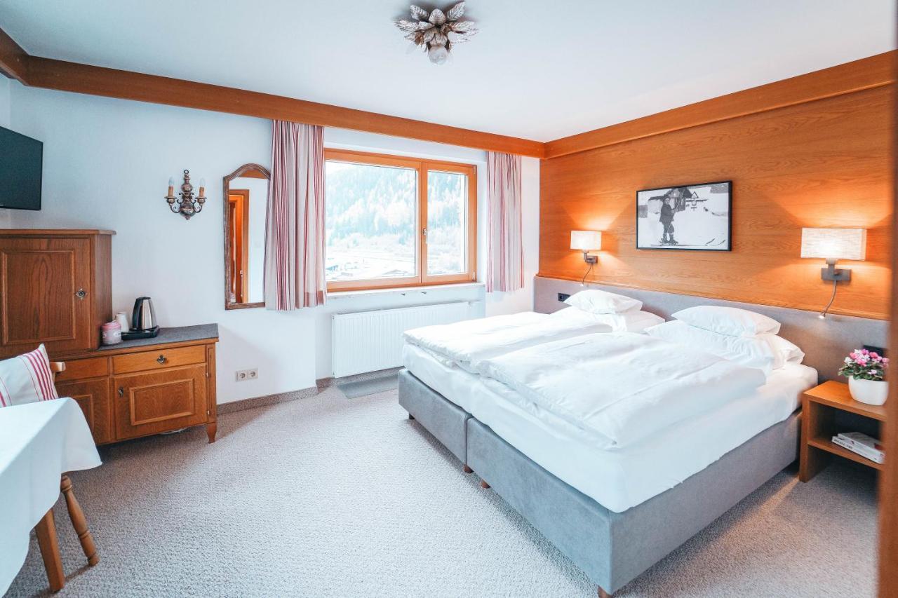 Hotel Garni Almjur Sankt Anton am Arlberg Exterior photo